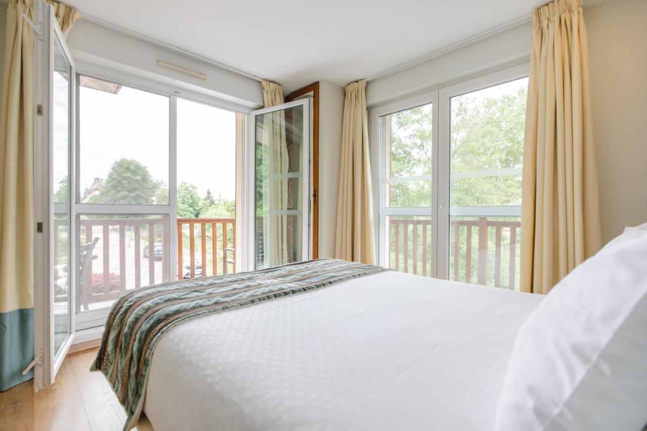 Karma Manoir Des Deux Amants Aparthotel Connelles Exterior foto