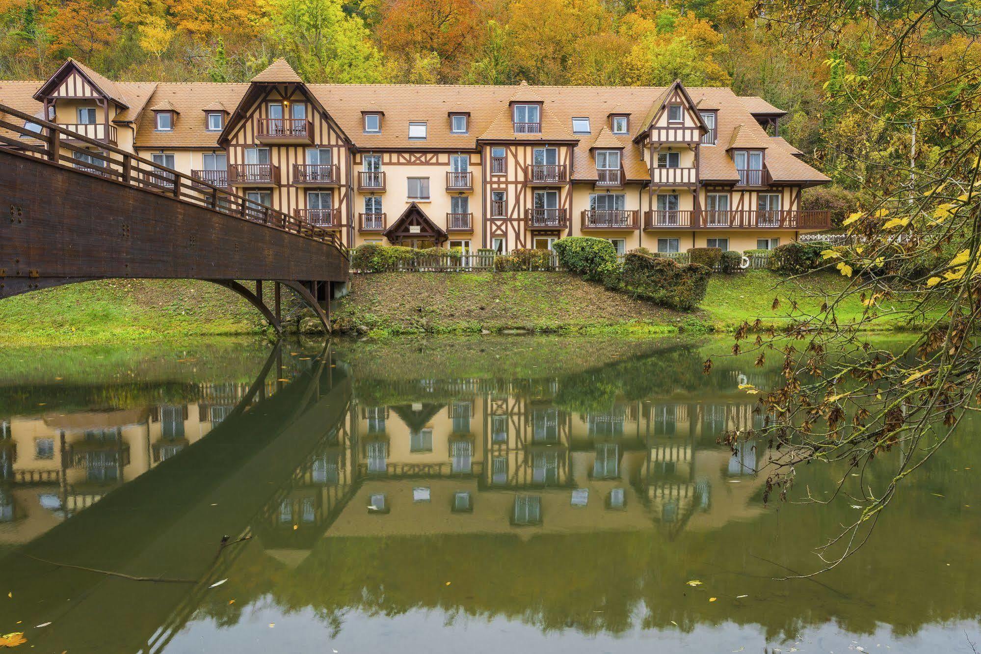 Karma Manoir Des Deux Amants Aparthotel Connelles Exterior foto